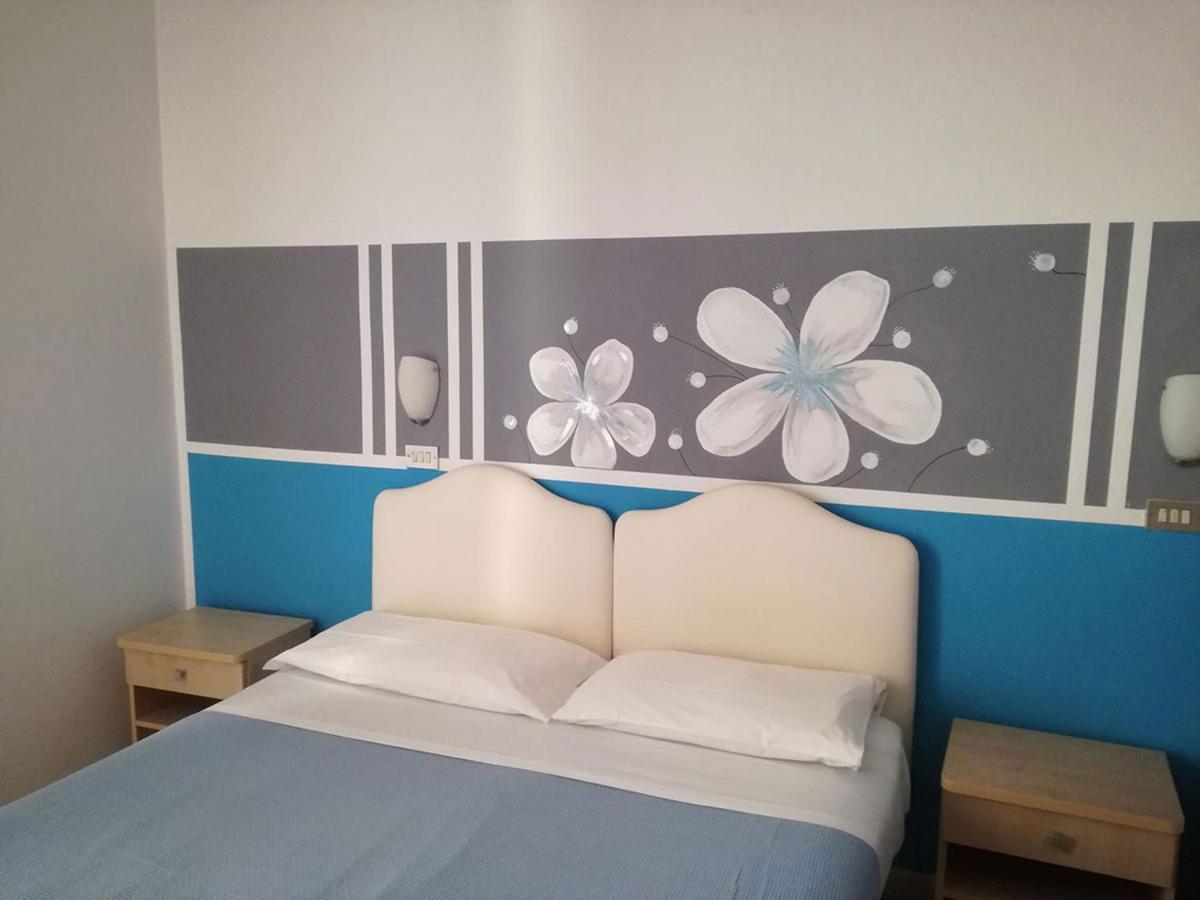 Hotel Serafini Ρίμινι Εξωτερικό φωτογραφία